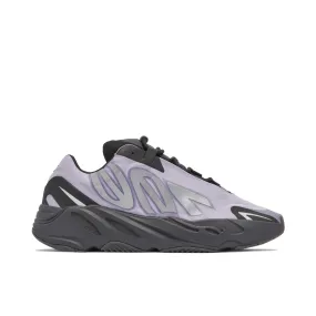 YEEZY BOOST 700 MNVN GEODE Soft Texture