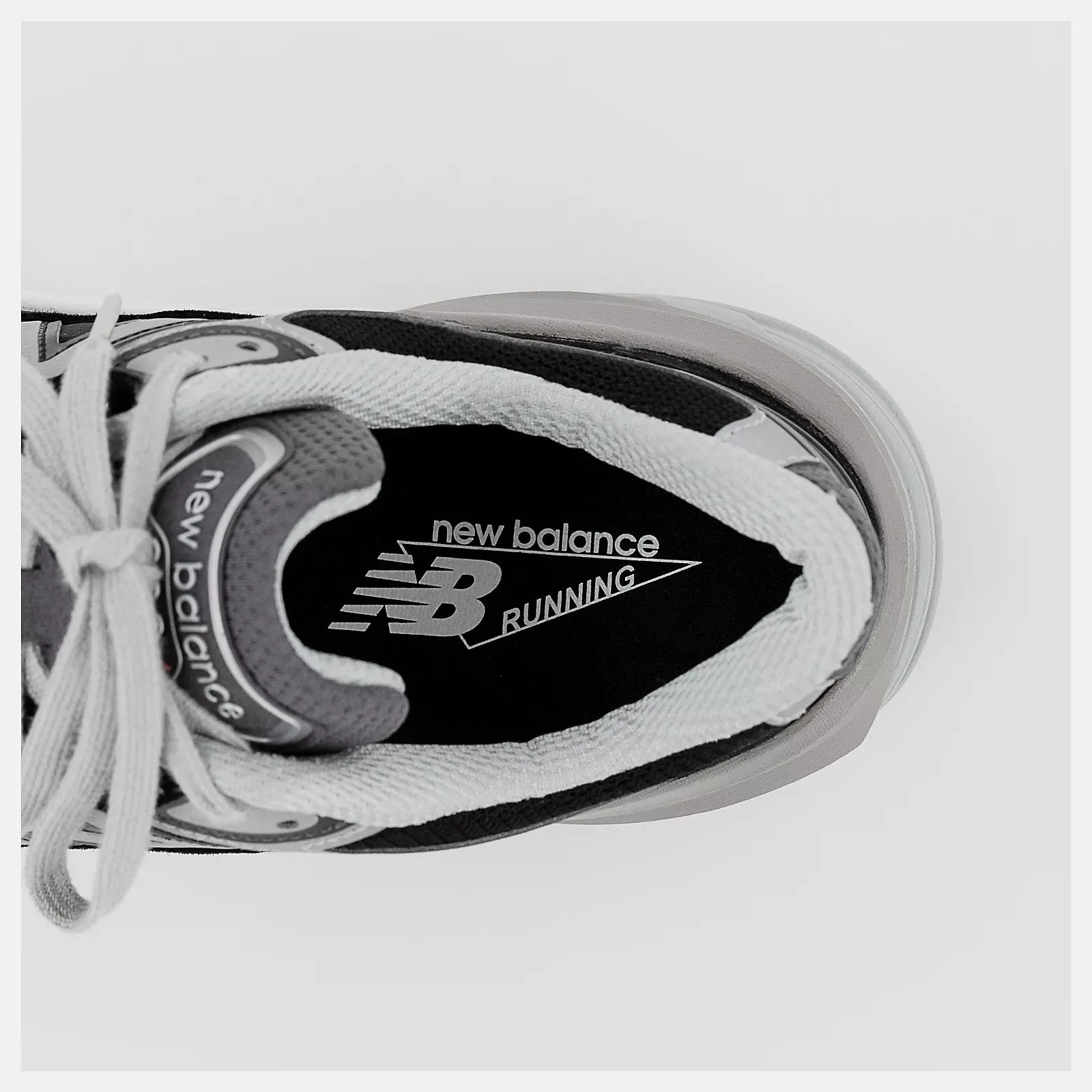 New Balance Made in USA 990v6 Shoes Black with White Versatile Design Waterproof Design