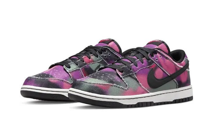 Distinctive materials Stretchable Fabric Dunk Low Graffiti Pink