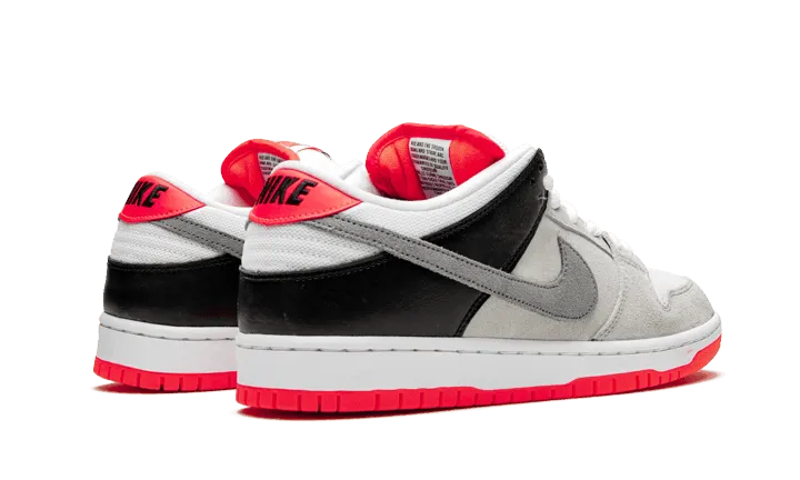 Neutral Wear Wear ease SB Dunk Low Infrared
