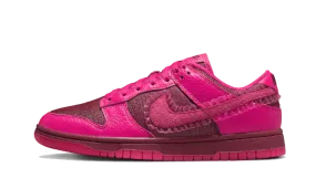 Dunk Low Valentines Day (2022) Elastic Gore