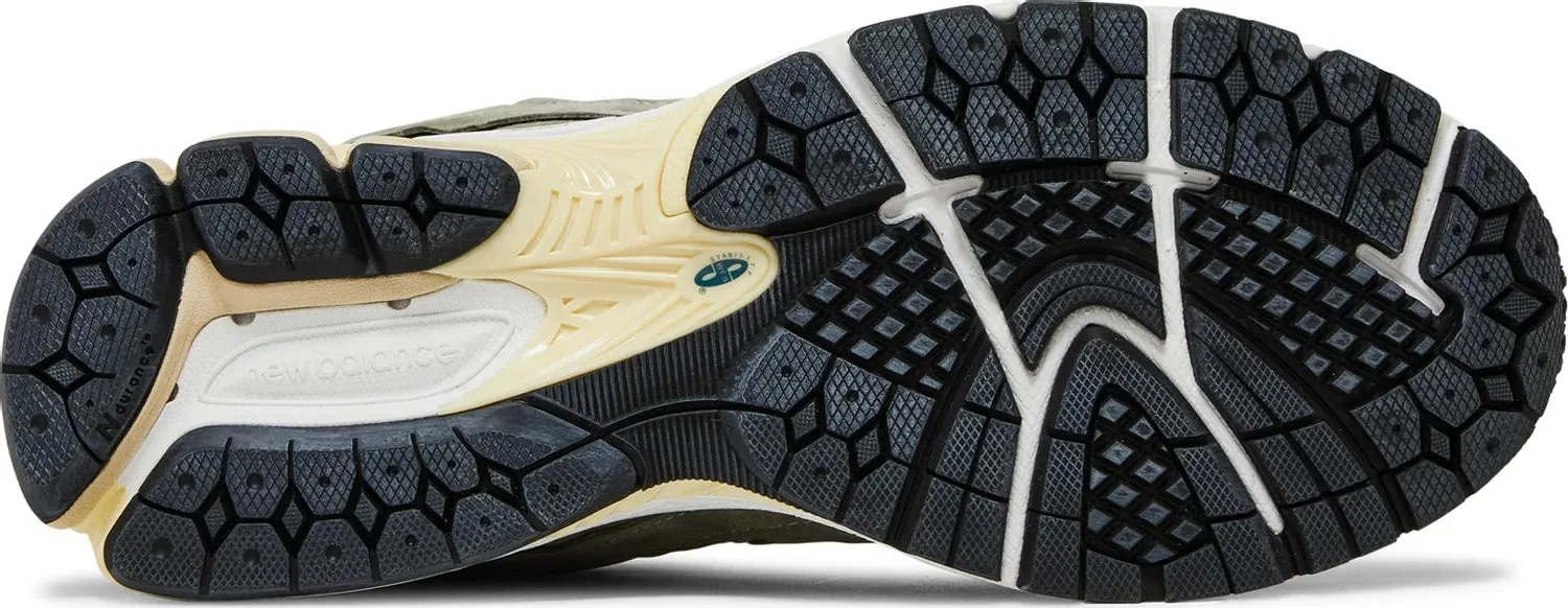 New Balance 2002R Protection Pack Mirage Grey Go Style Comfort footbed