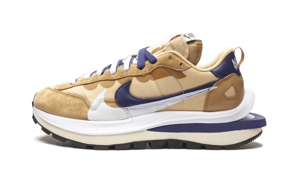 Vaporwaffle Sacai Tan Navy running in a 5K shoes casual wear shoes