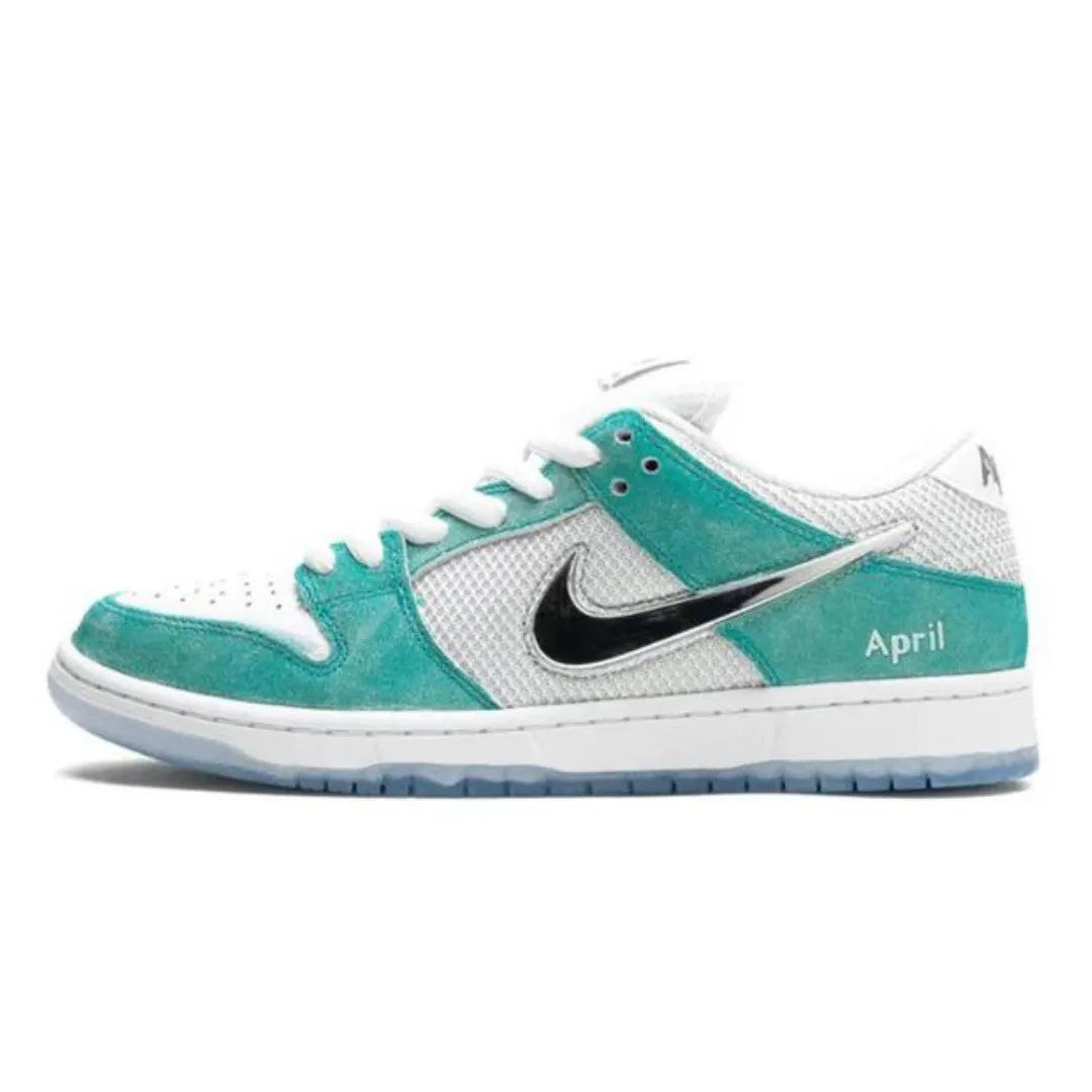 Nike SB Dunk Low  April Skateboards Trend-setting Lightweight Comfort