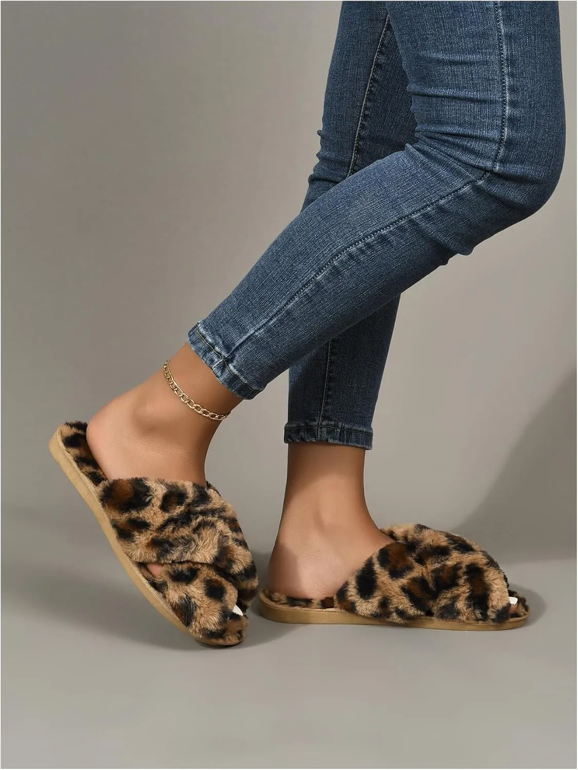 Verdusa Women's Leopard Print Slippers Faux Fur Cross Band Faux Fur Slides House Slippers