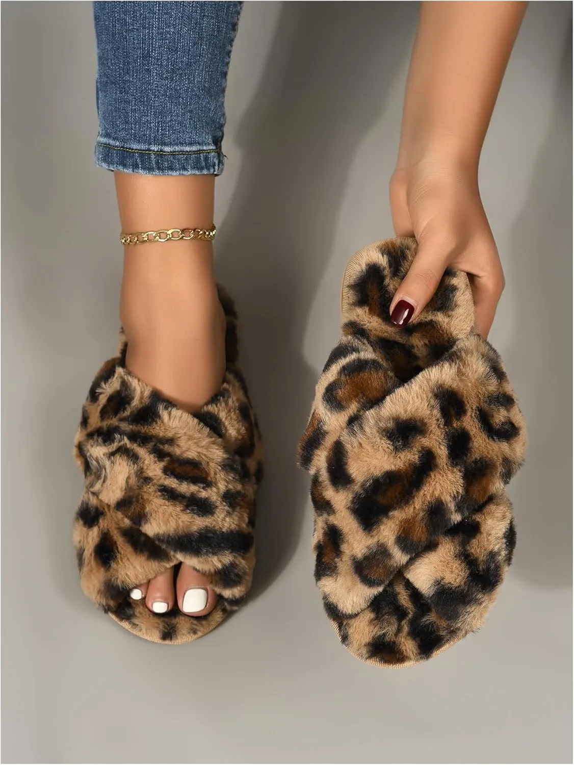 Verdusa Women's Leopard Print Slippers Faux Fur Cross Band Faux Fur Slides House Slippers