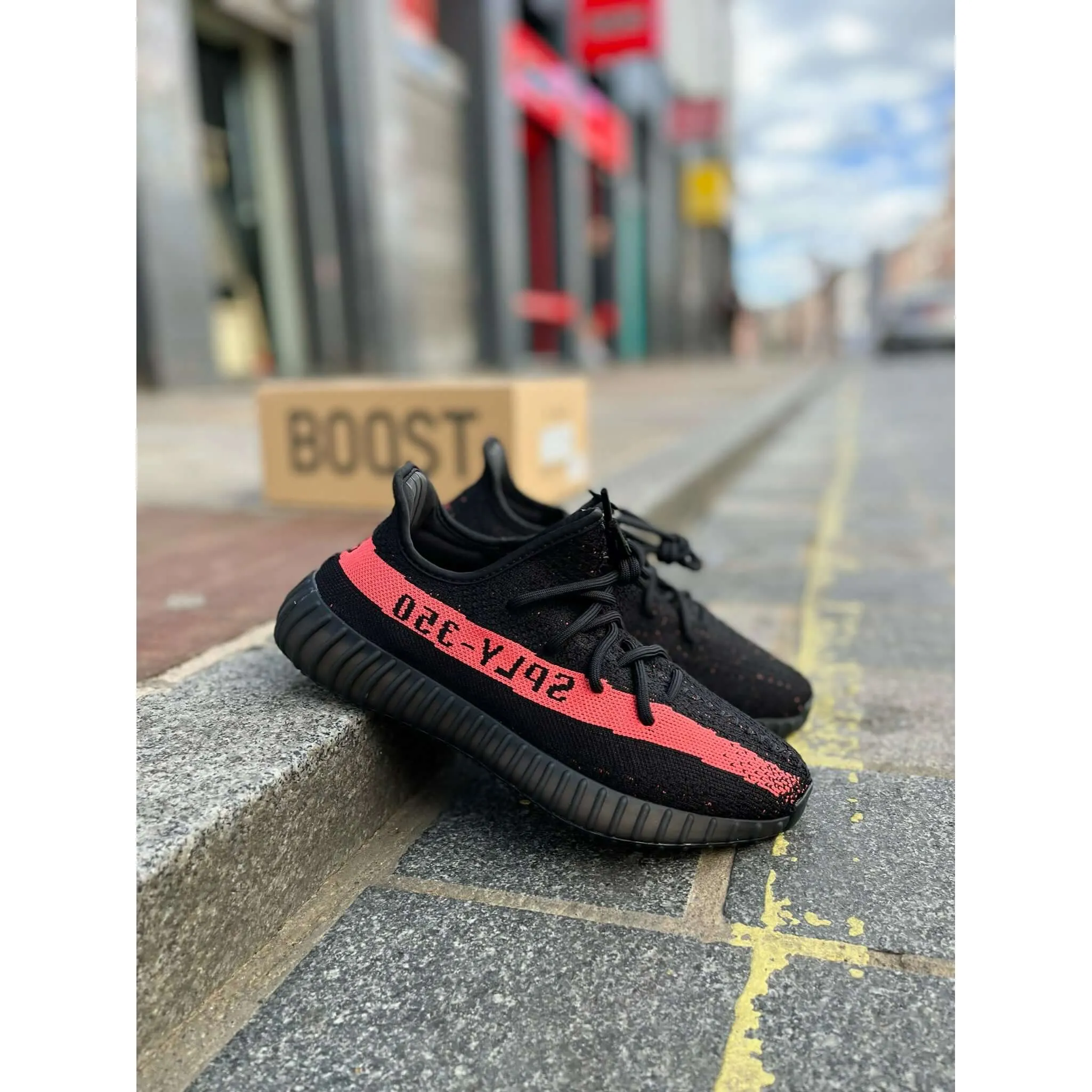 Tight Fit adidas Yeezy Boost 350 V2 Core Black Red (2022)
