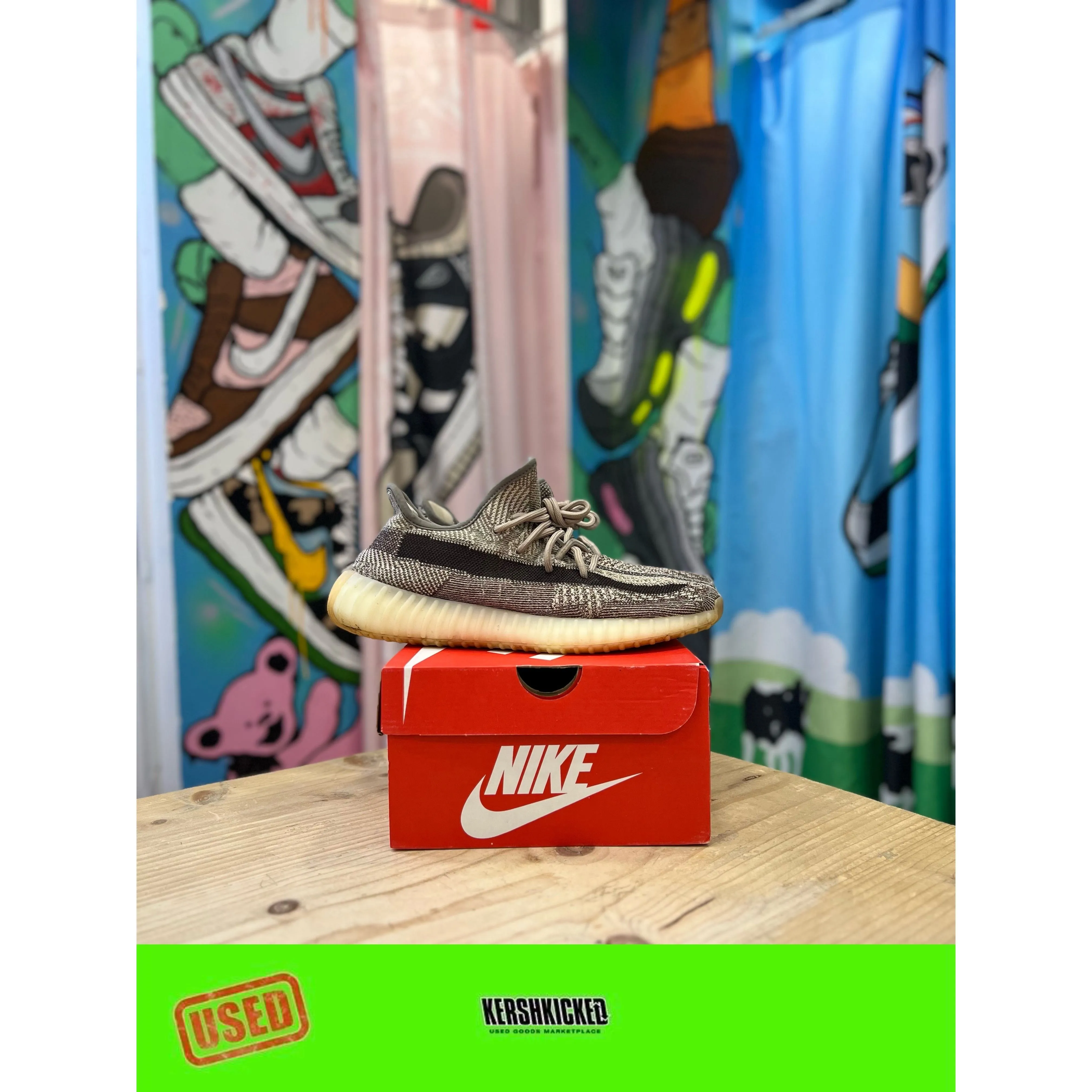 Yeezy 350 Zyon UK 8.5 party look Walking Sole