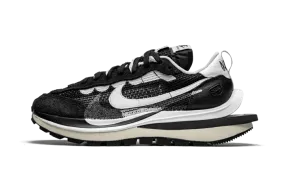 Vaporwaffle Sacai Black White adjustable lacing system Stylish Shoes