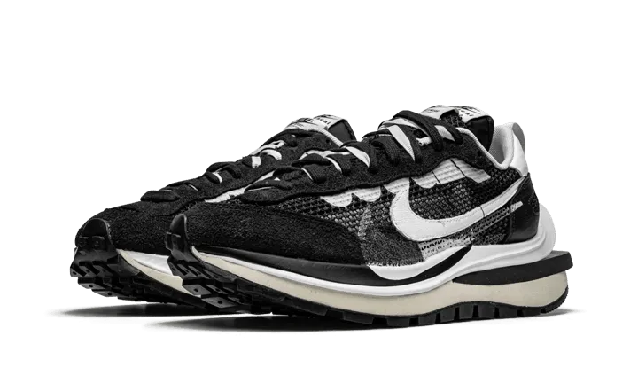 fitness enthusiasts' shoes Vaporwaffle Sacai Black White