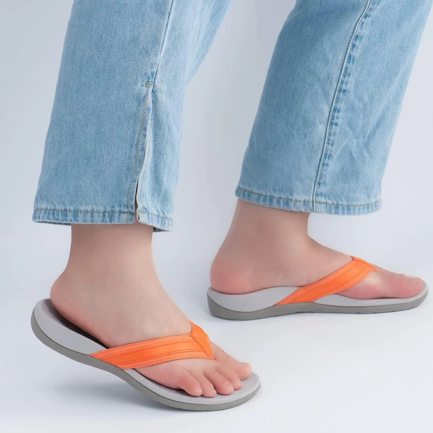 Women's Orthotic Flip Flops Arch Support Sandals for Plantar Fasciitis Flat Feet Heel Pain Relief, Soft Shock-Absorbing Beach Toe-post Sandal Supportive Comfort Orthopedic Flip Flop