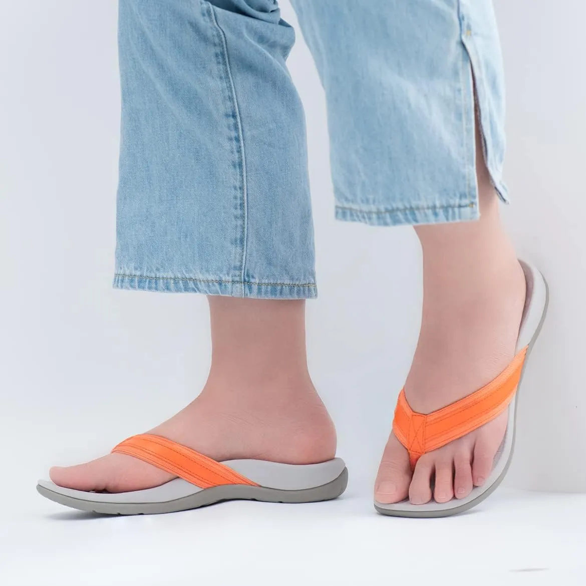 Women's Orthotic Flip Flops Arch Support Sandals for Plantar Fasciitis Flat Feet Heel Pain Relief, Soft Shock-Absorbing Beach Toe-post Sandal Supportive Comfort Orthopedic Flip Flop