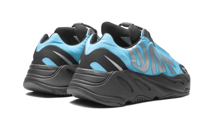 Yeezy 700 MNVN Bright Cyan Chic Flats Walkable