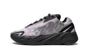 Yeezy 700 MNVN Geode Korean style