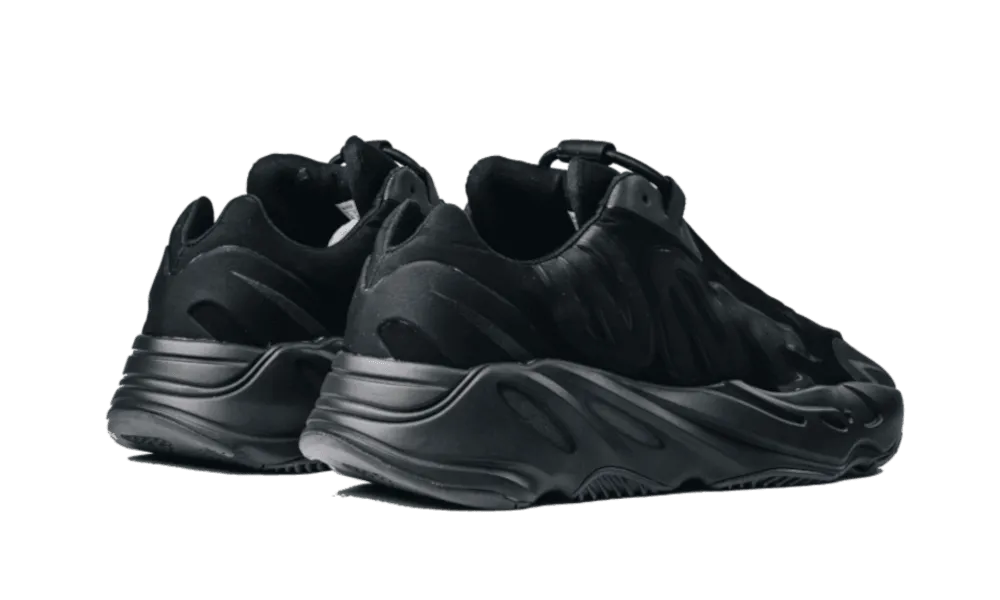 Support Walk Yeezy 700 MNVN Triple Black