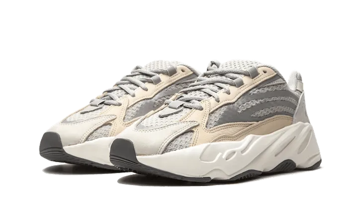 Yeezy 700 V2 Cream Clean Surface