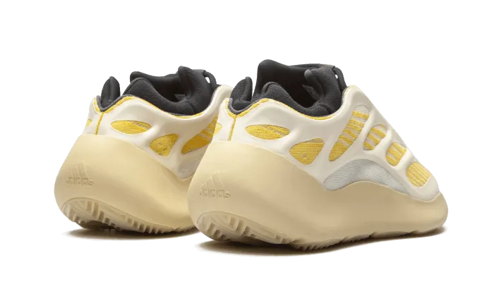 Cold Jog Yeezy 700 V3 Safflower