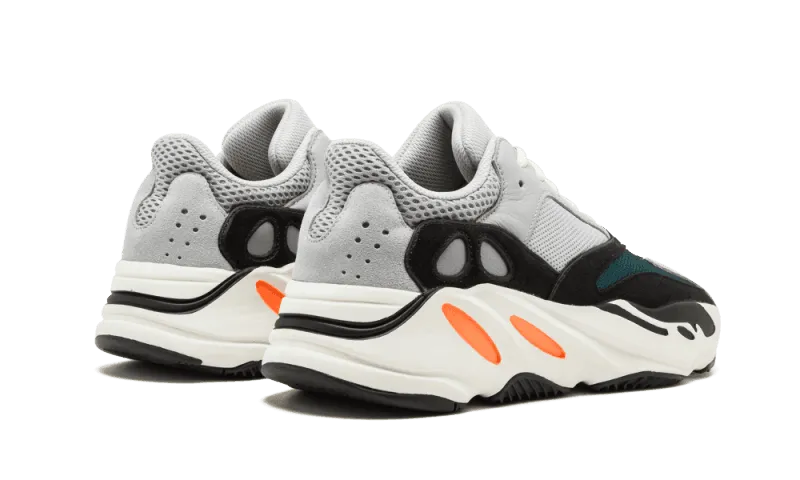 Yeezy 700 Wave Runner Solid Grey Commuter Pick