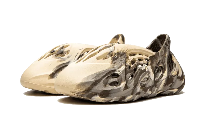Yeezy Foam RNNR MX Clay Cream Easy Step Slip Into Style