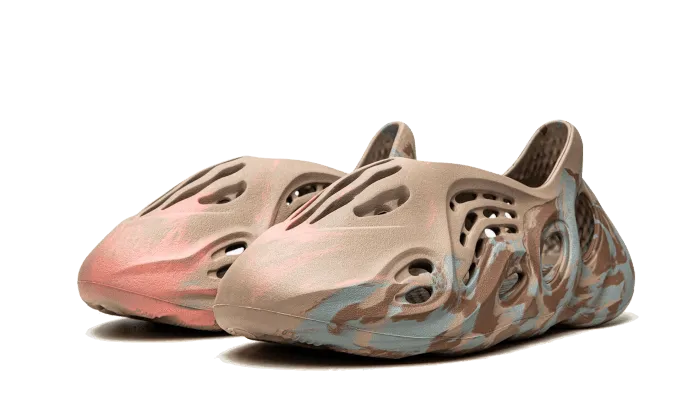 Foot Freedom Urban Step Yeezy Foam RNNR MX Sand Grey