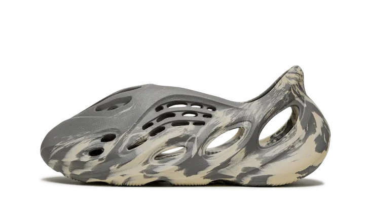 Sand Ready Yeezy Foam RNNR MXT Moon Gray