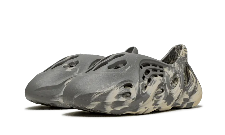 Yeezy Foam RNNR MXT Moon Gray Airy Comfort