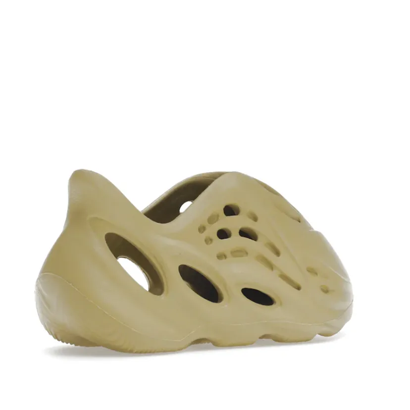 Wide fit Relax Walk Shoes Yeezy Foam RNNR Sulfur (Infants)