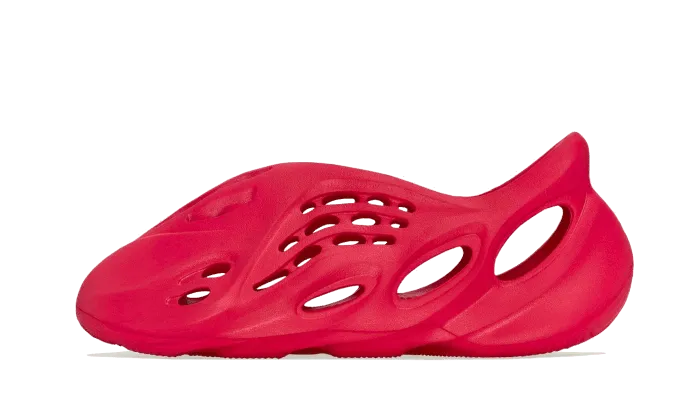 Relaxed Fit Slip Yeezy Foam RNNR Vermillion