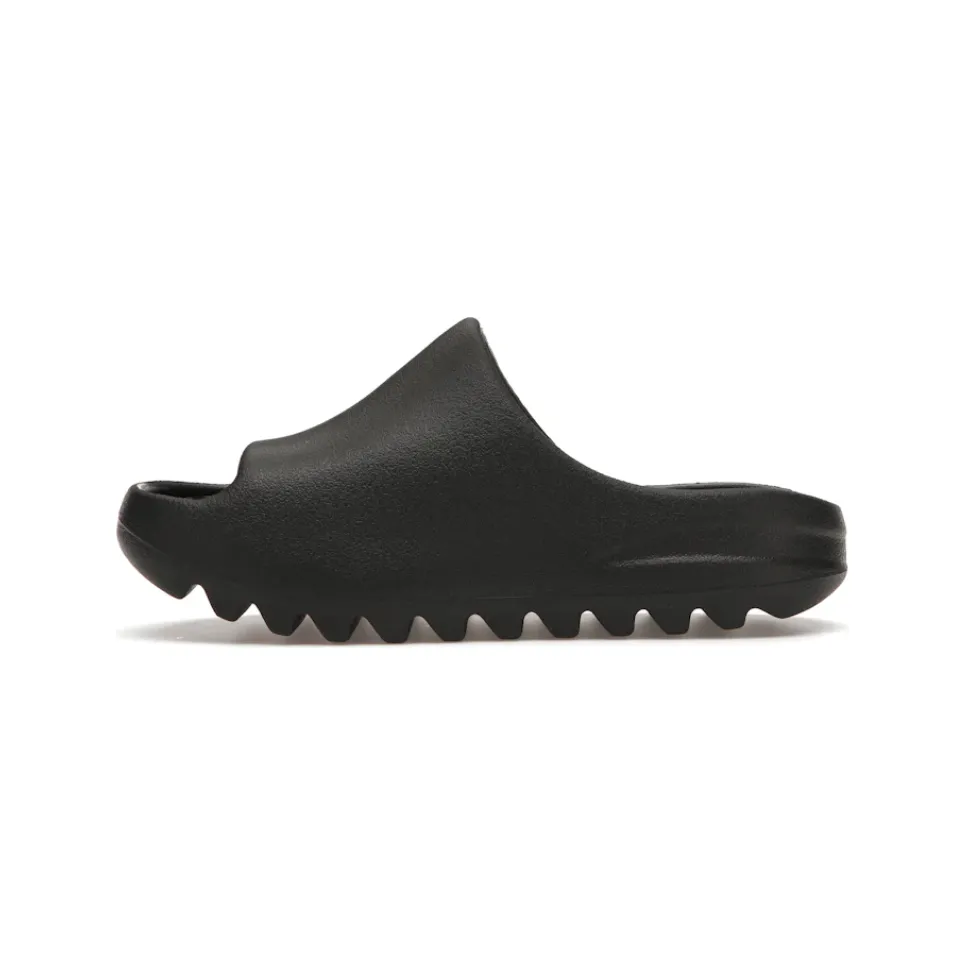 Yeezy Slide Onyx (Kids) Comfort In Motion