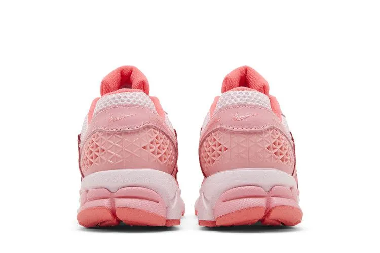 race running shoe occasion Zoom Vomero 5 Coral Chalk Hot Punch