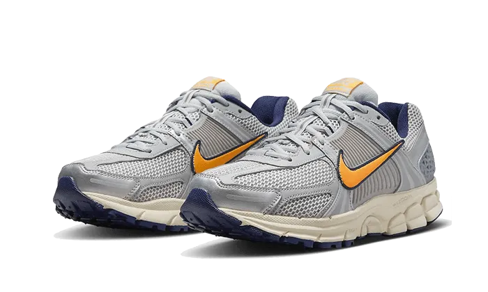 running in a caldera area shoes Zoom Vomero 5 Pure Platinum Laser Orange