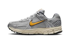 aerobic running wear Zoom Vomero 5 Pure Platinum Laser Orange