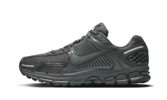 running in mountains Zoom Vomero 5 SP Anthracite